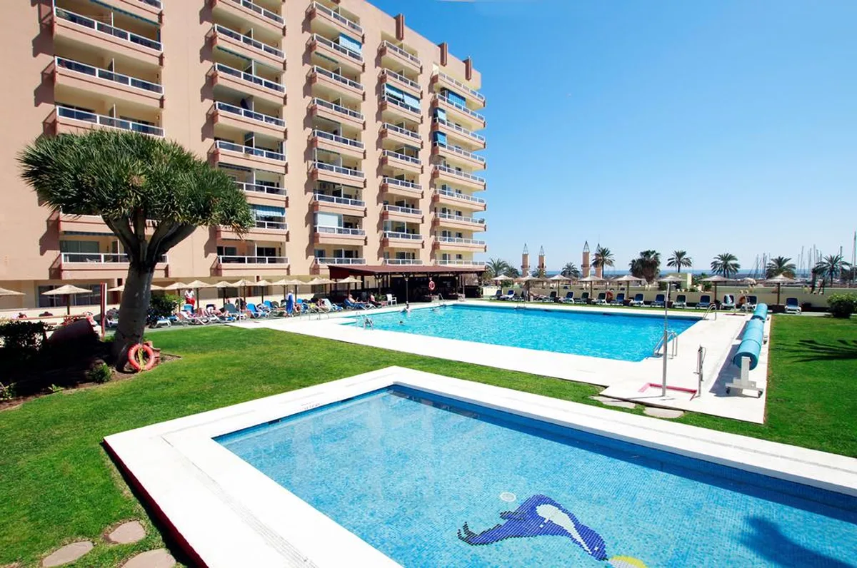 Hotel Apartamentos Pyr Fuengirola — hoofdfoto