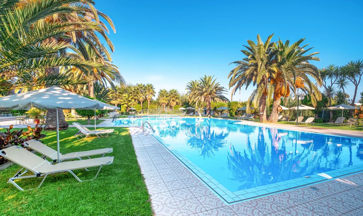 May Beach Hotel — hoofdfoto
