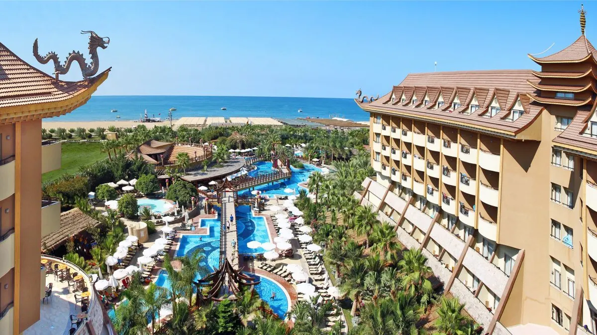 Royal Dragon Hotel — hoofdfoto