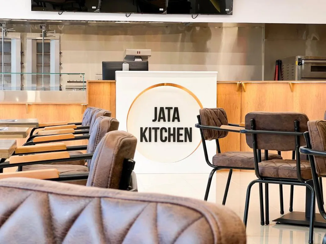 Jata Crown Hotel — hoofdfoto