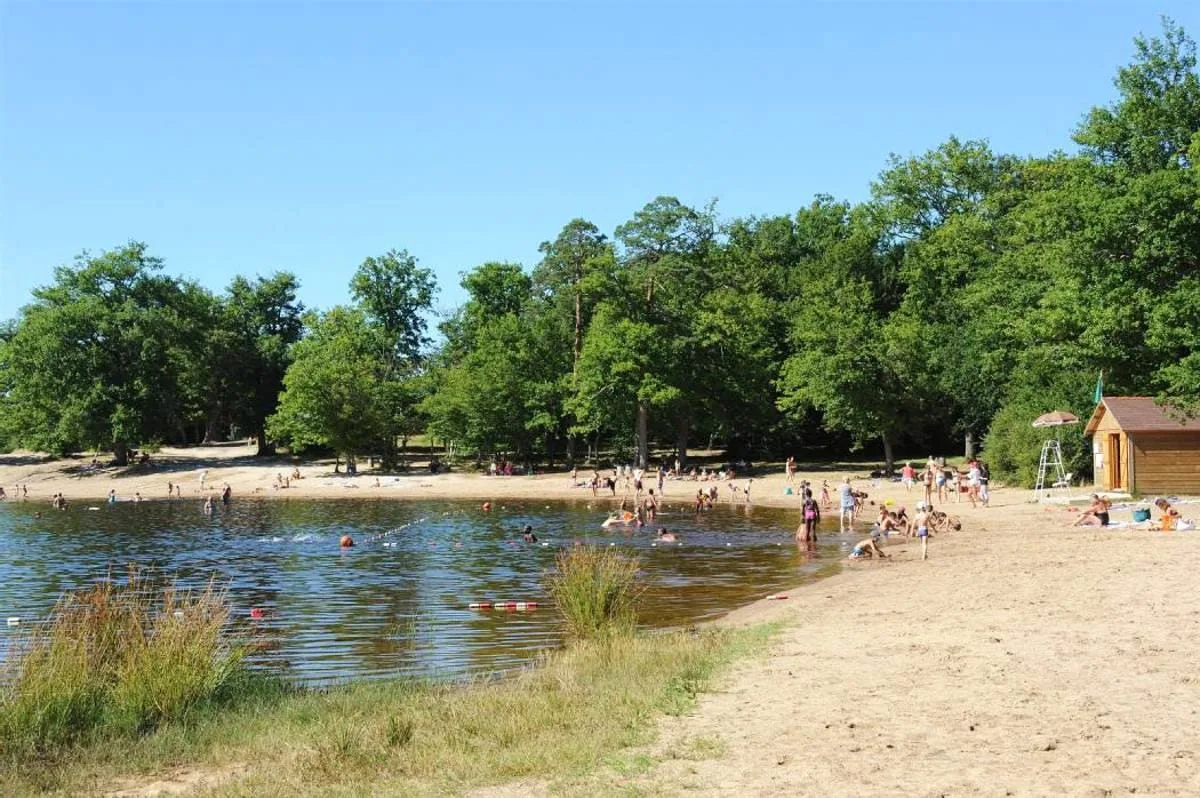 L Etang Des Bois — hoofdfoto