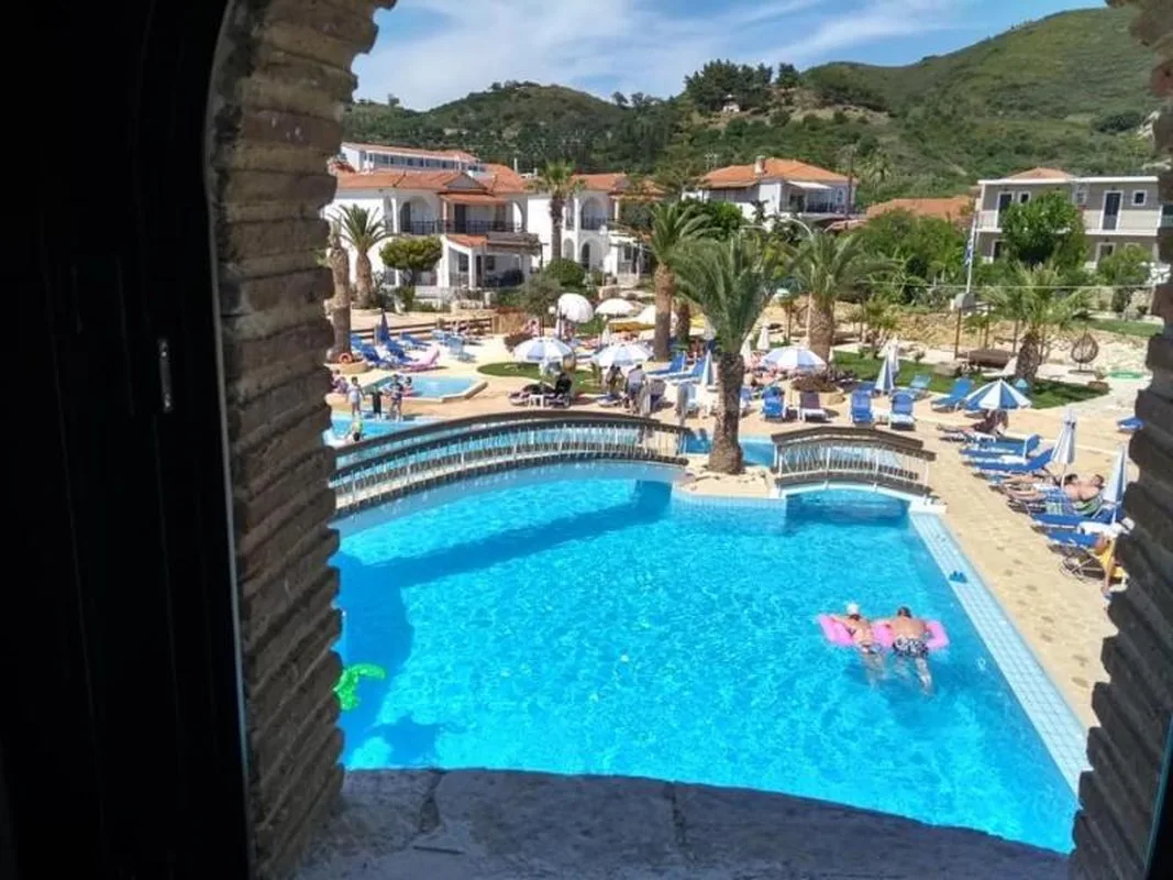 Antonis Apartments & Pool Bar, hoofdfoto
