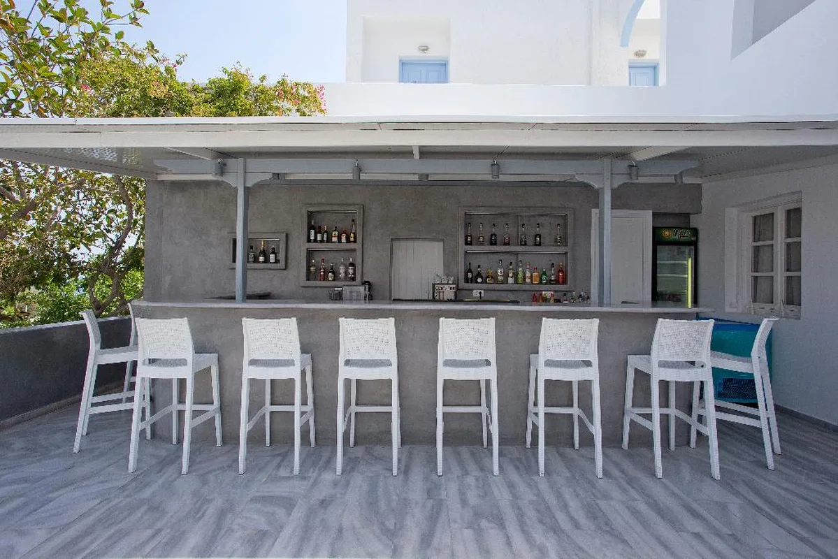 Alexandra Hotel & Apartments — hoofdfoto
