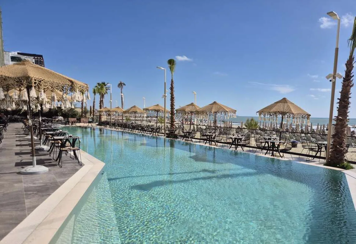 Royal G Deluxe Hotel — hoofdfoto
