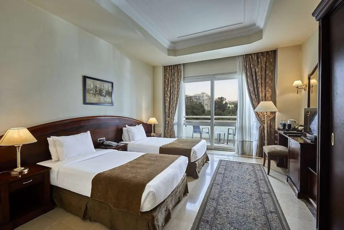 Triumph Plaza Hotel — hoofdfoto