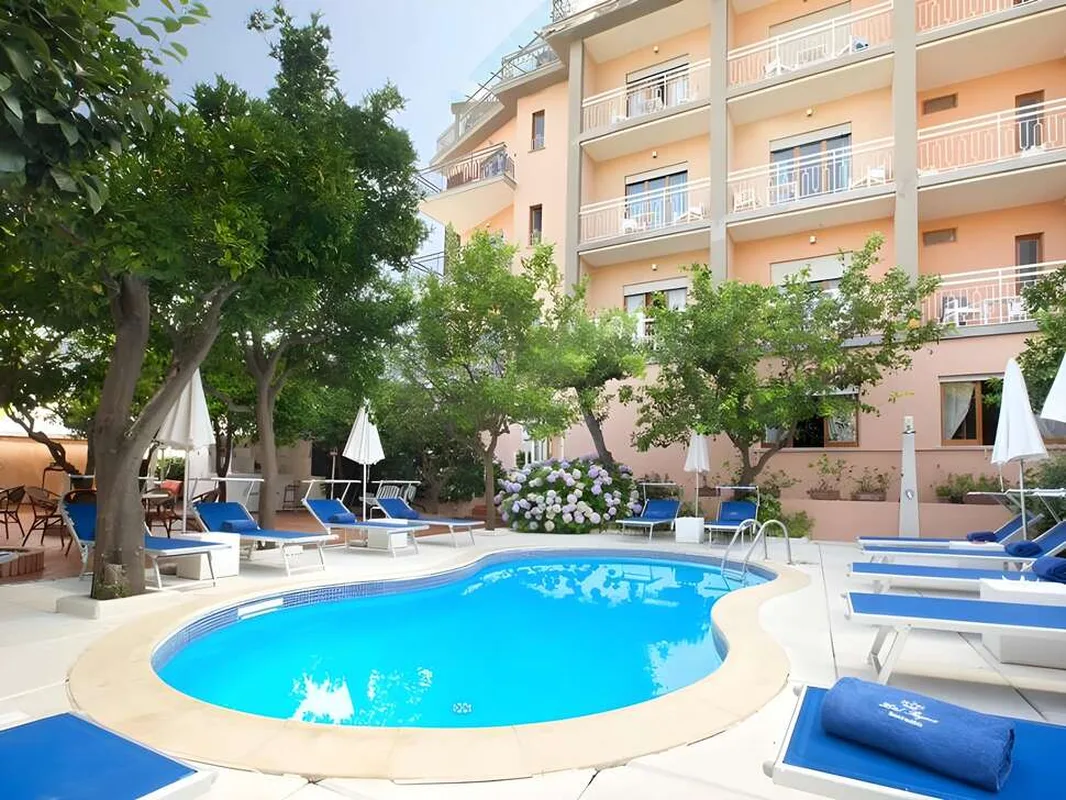 Hotel Regina Sorrento — hoofdfoto