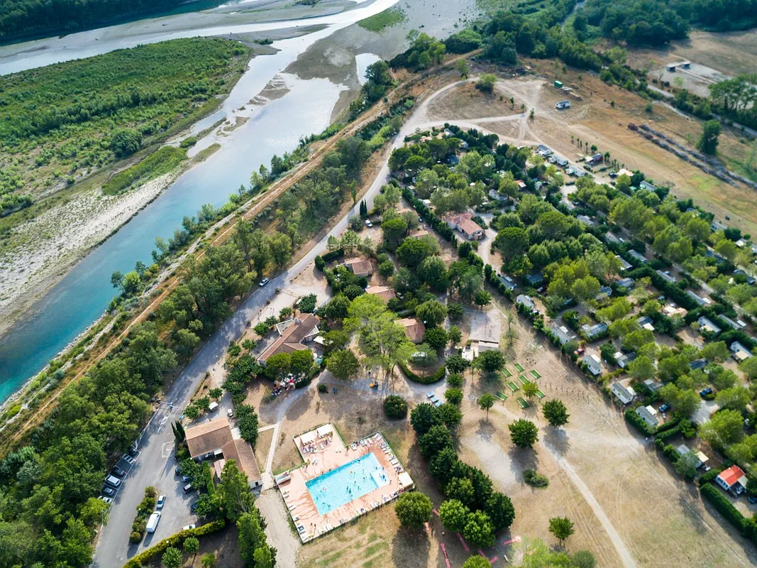 Camping Les Rives Du Luberon — hoofdfoto