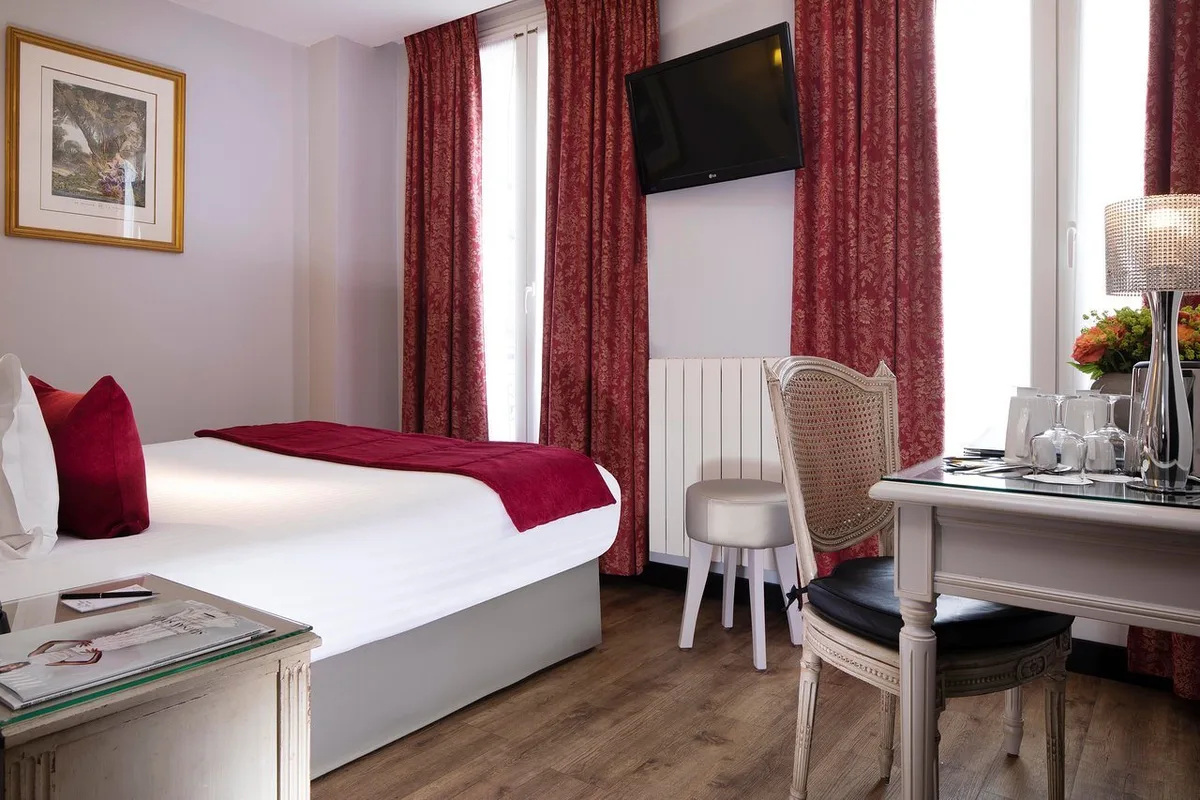 Hôtel Plaza Elysées — hoofdfoto