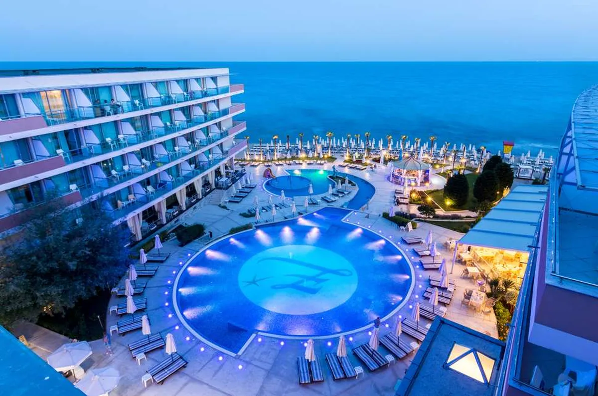Sandy Bay Hotel — hoofdfoto