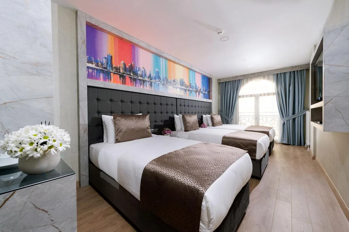 Four Sides Sisli — hoofdfoto