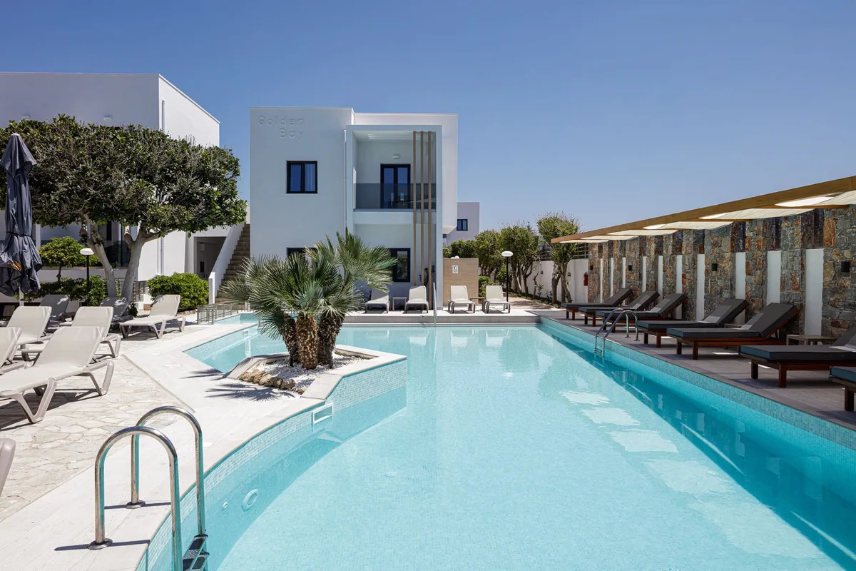 Golden Bay Hotel & Bungalows — hoofdfoto