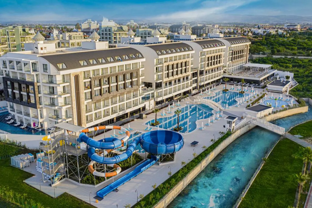 Diamond Deluxe Hotel — hoofdfoto