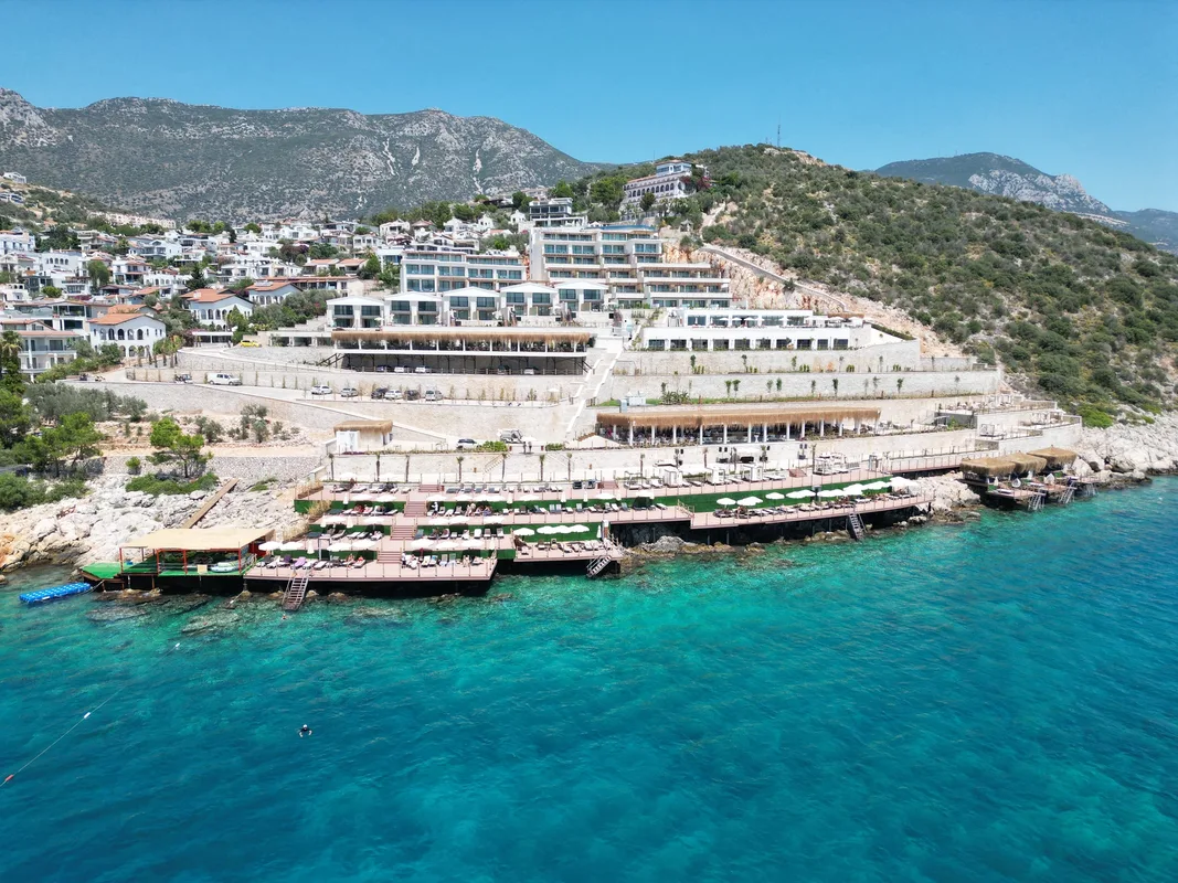 Lures Hotel — hoofdfoto