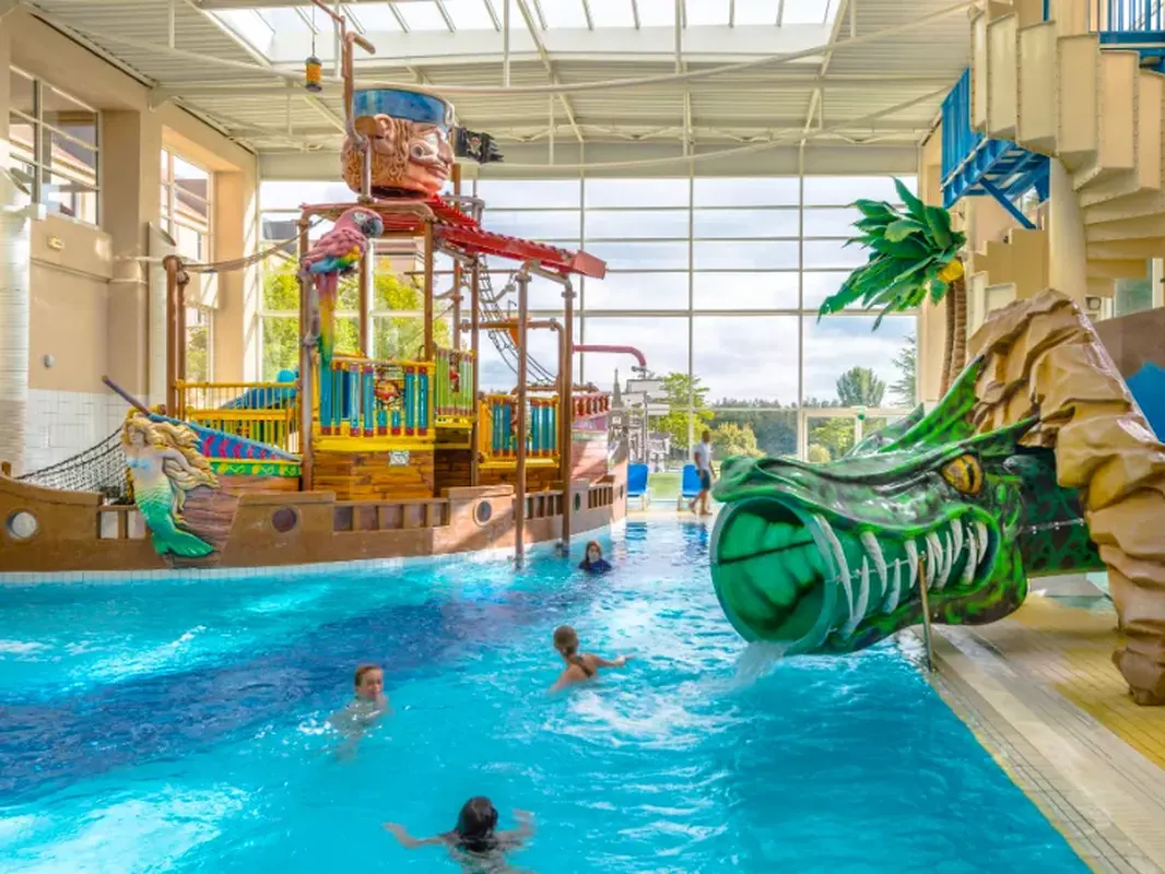 Disneyland Paris per bus - Hotel Explorers near Disneyland Paris — hoofdfoto