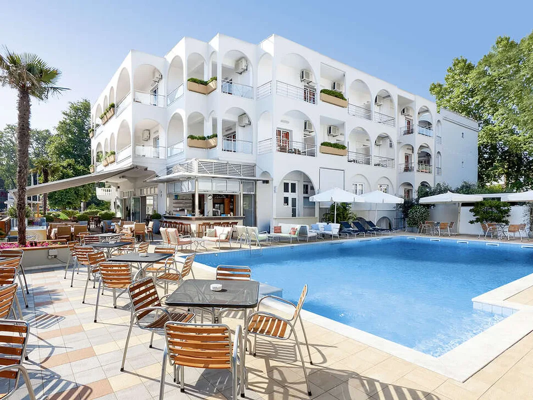 Kronos Hotel — hoofdfoto