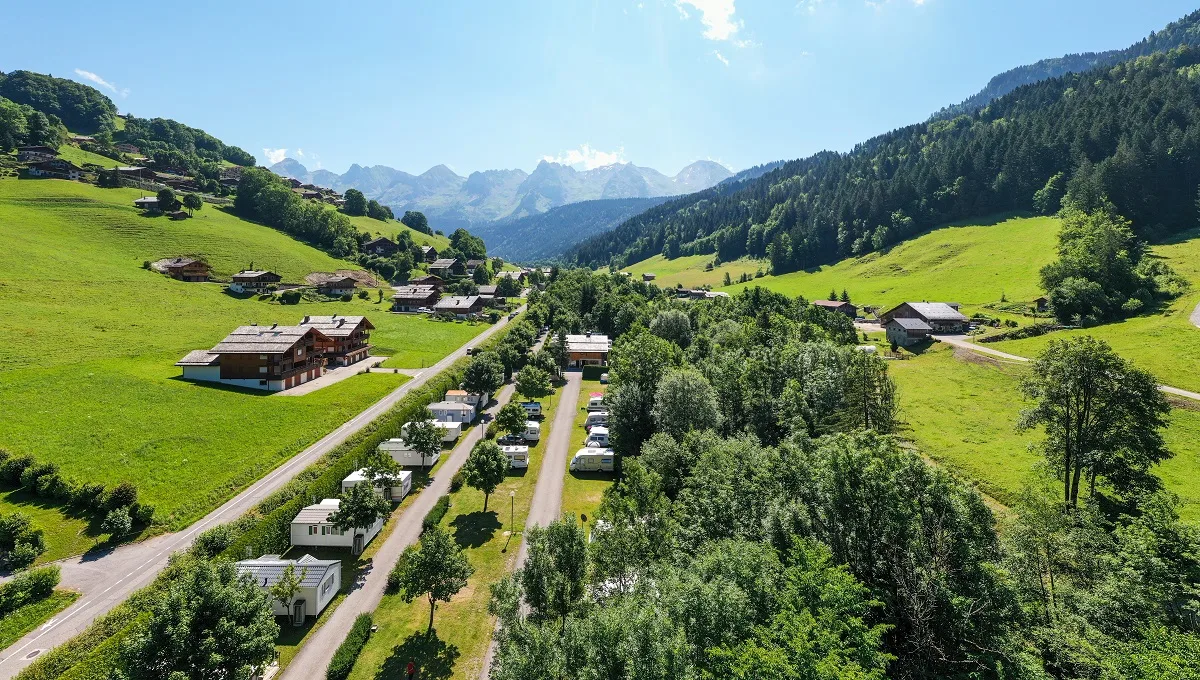 Camping Clos Du Pin — hoofdfoto