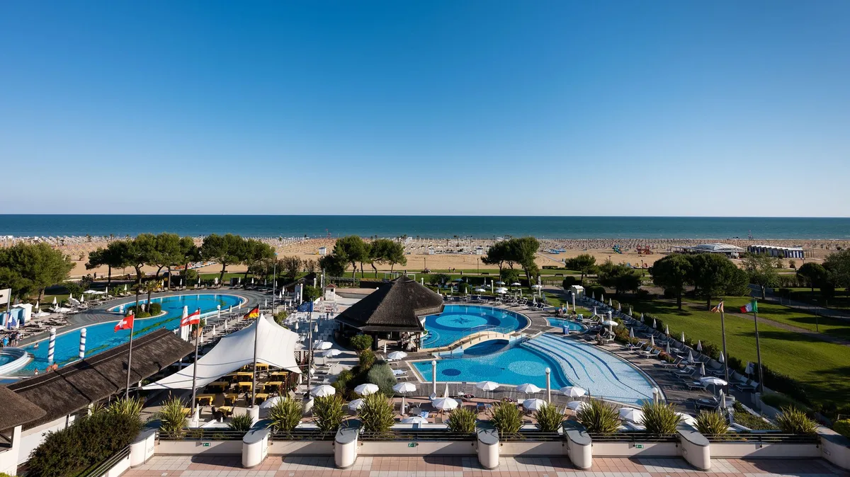 Savoy Beach Hotel & Thermal Spa — hoofdfoto