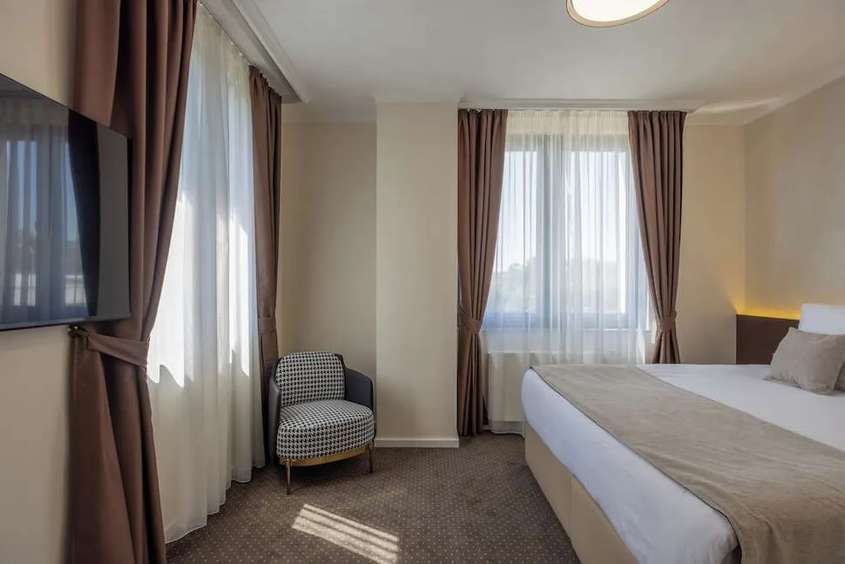Hotel Nobel West — hoofdfoto