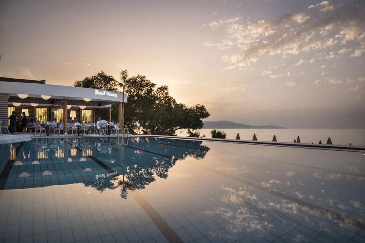 Blue Dome Sea View Hotel — hoofdfoto