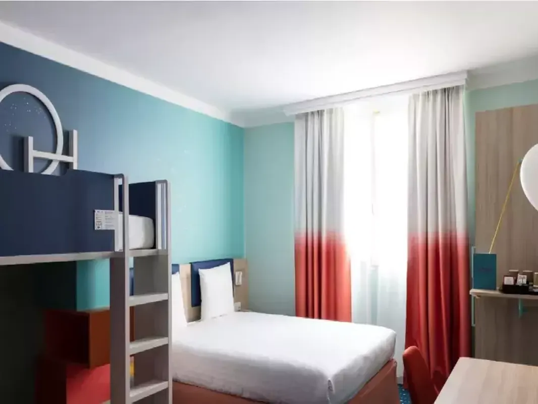 Disneyland Paris per bus - Grand Magic Hotel — hoofdfoto