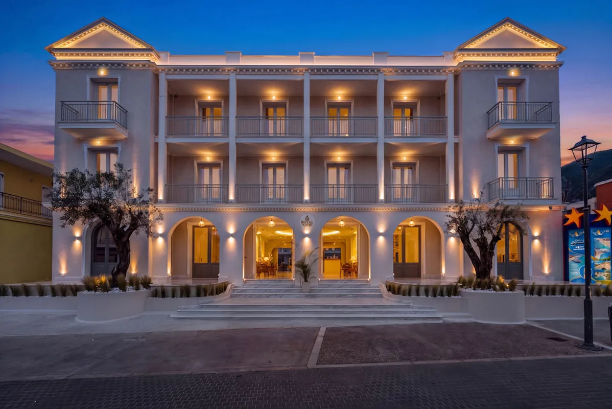 Royal Nidri Suites — hoofdfoto
