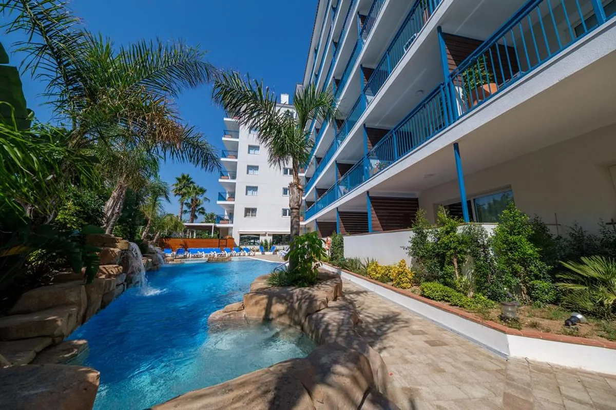 Ancora La Siesta Apartments — hoofdfoto