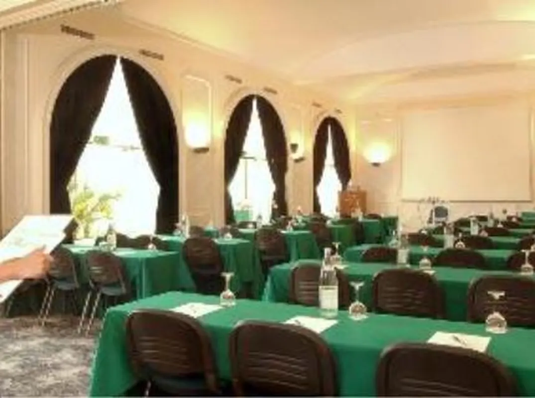 Palace Grand Varese — hoofdfoto
