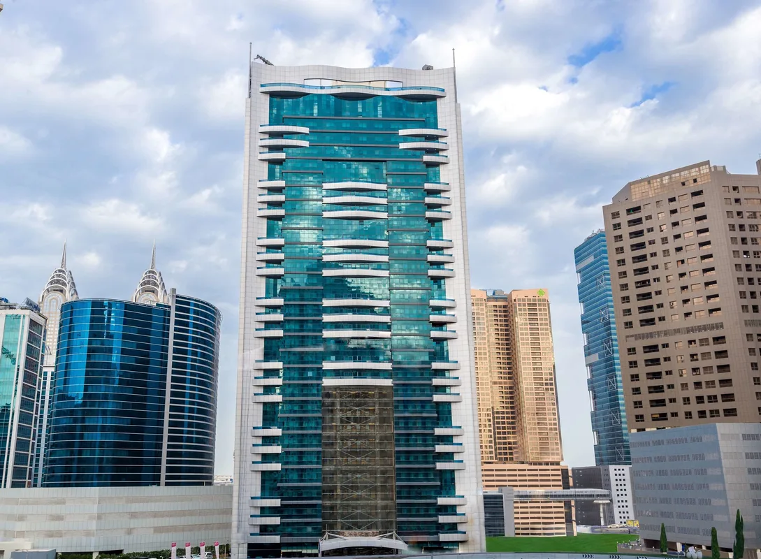 First Central Hotel Suites — hoofdfoto