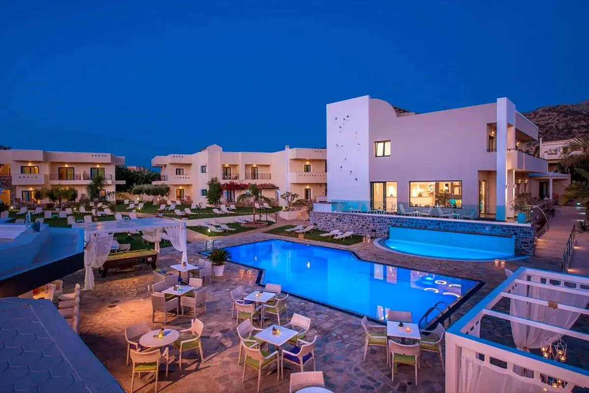 Kristalli Hotel Apartments — hoofdfoto