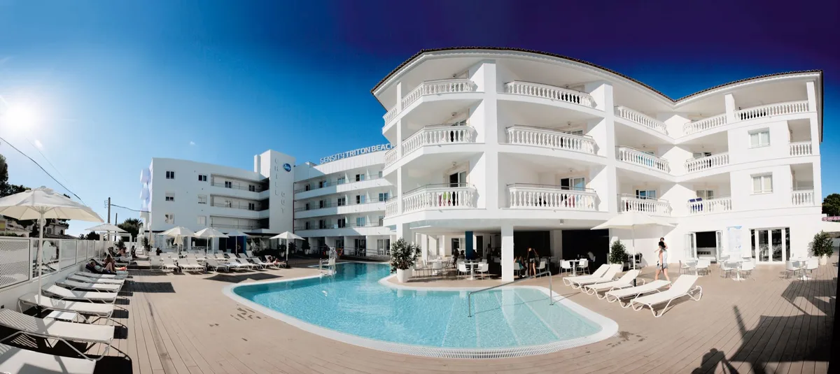 Hotel Triton Beach — hoofdfoto