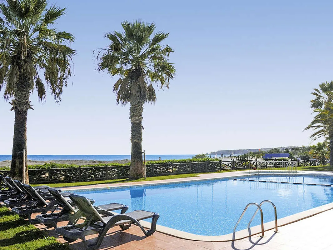 Meia Praia Lagos Beach Club Appartementen — hoofdfoto