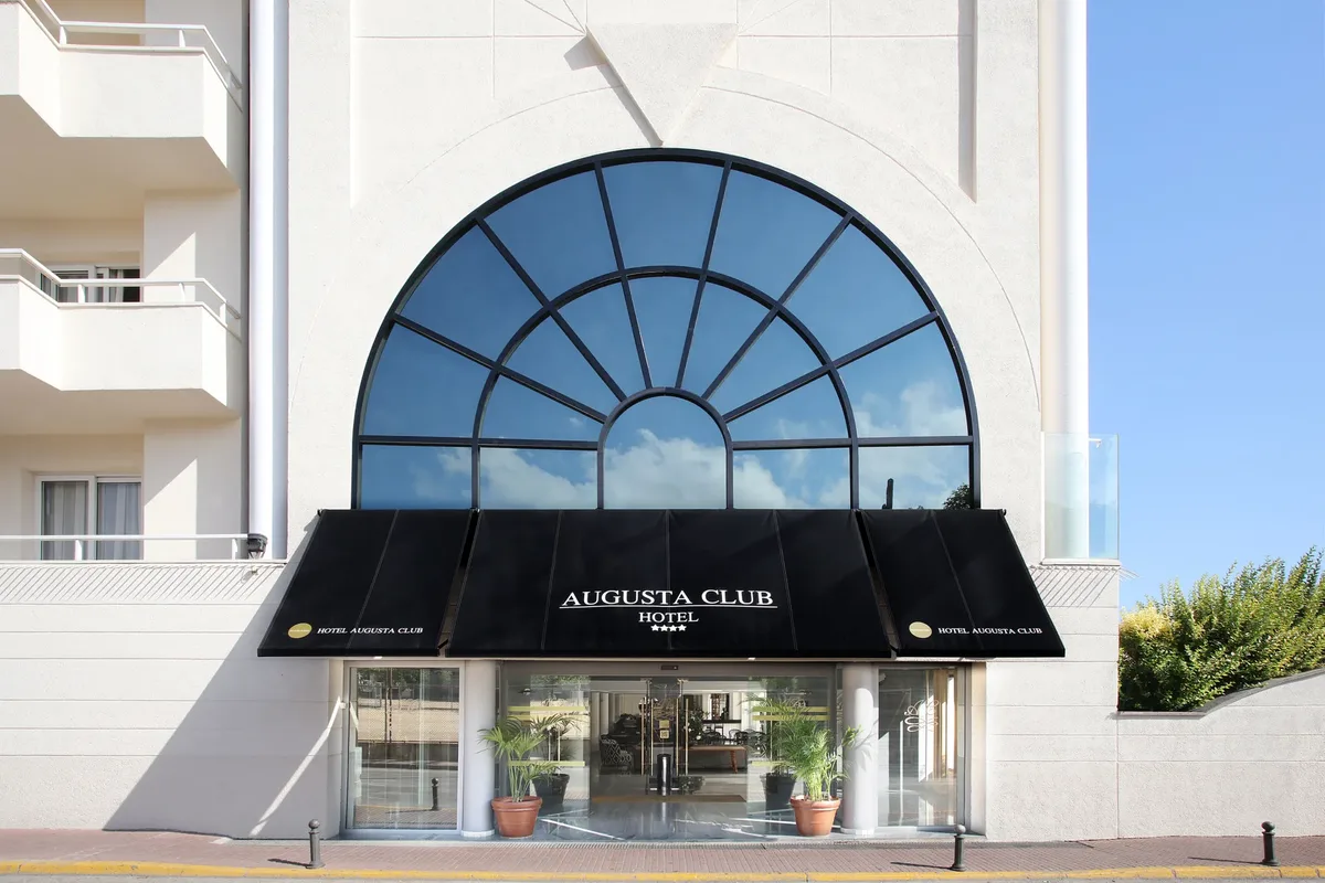 Hotel Augusta Club — hoofdfoto