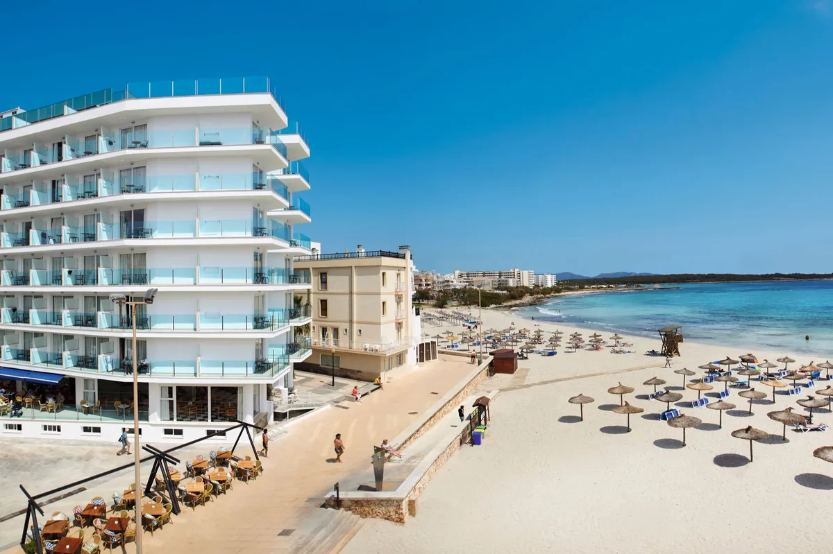 Universal Hotel Perla — hoofdfoto