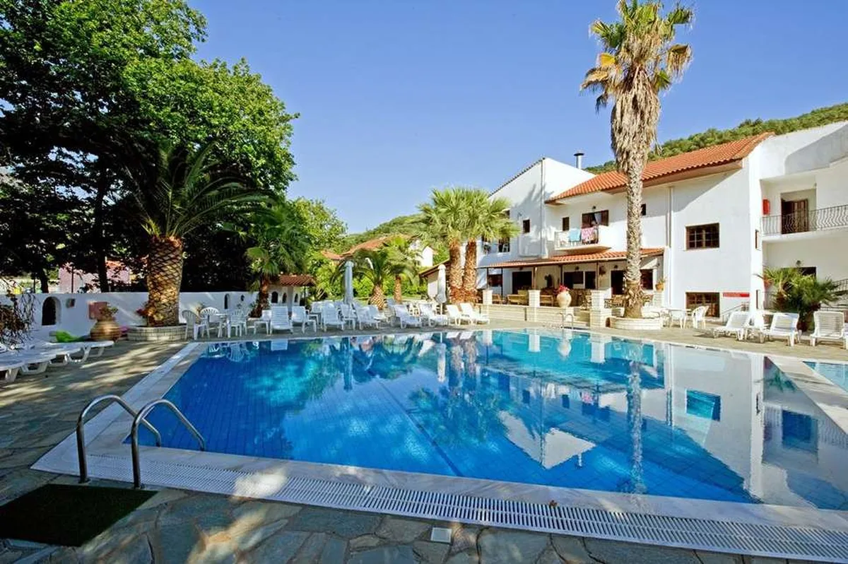 Fotis House, hoofdfoto