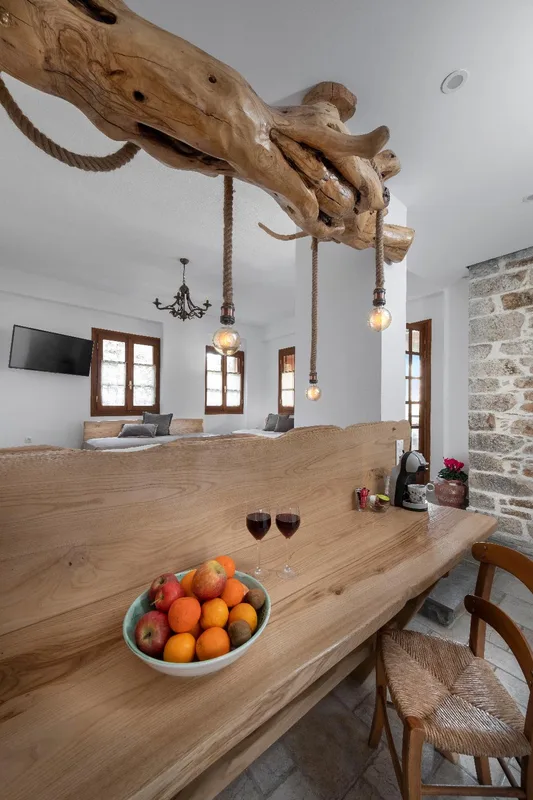 Palios Stathmos, hoofdfoto