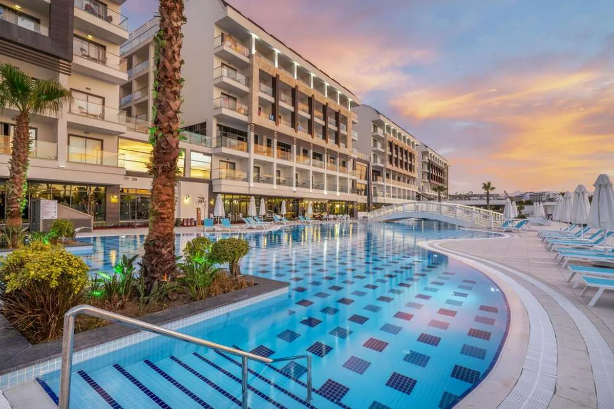 Diamond De Luxe Hotel & Spa — hoofdfoto