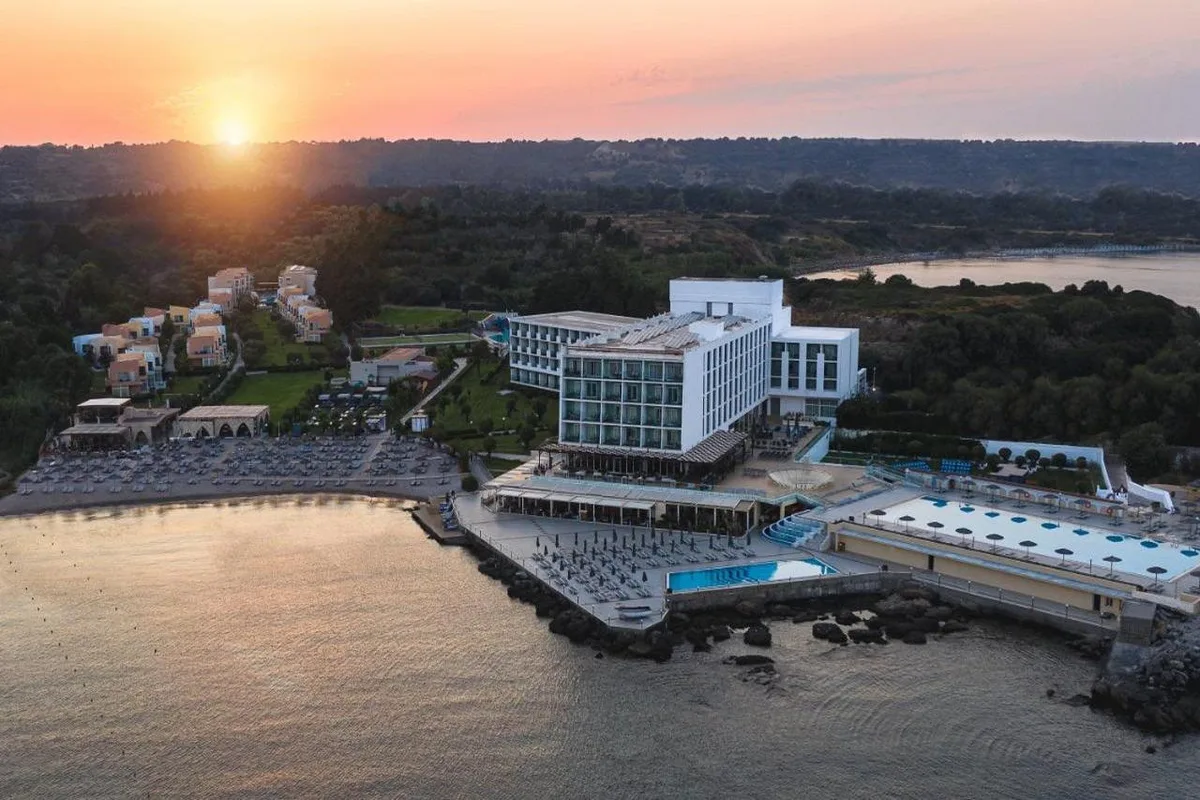 Hotel Eden Roc Resort — hoofdfoto