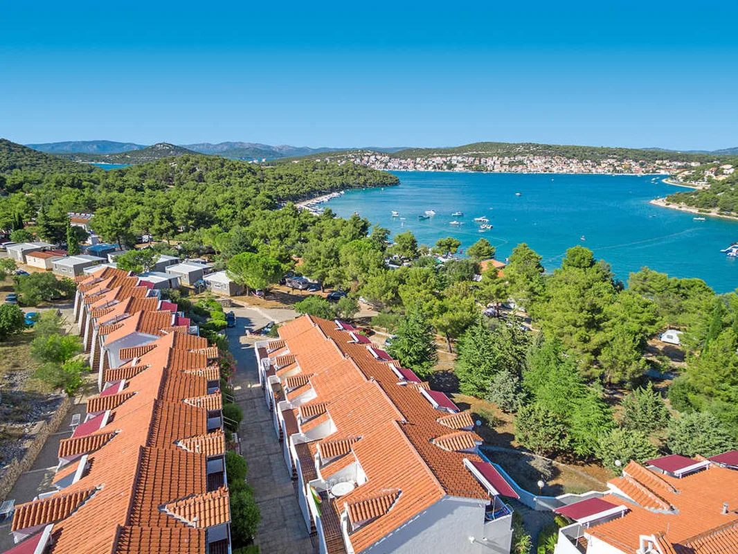 Jezera Village — hoofdfoto