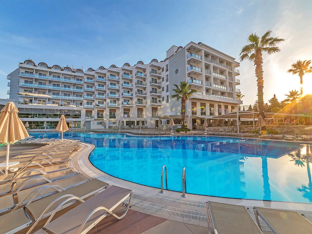 Grand Ideal Premium, hoofdfoto