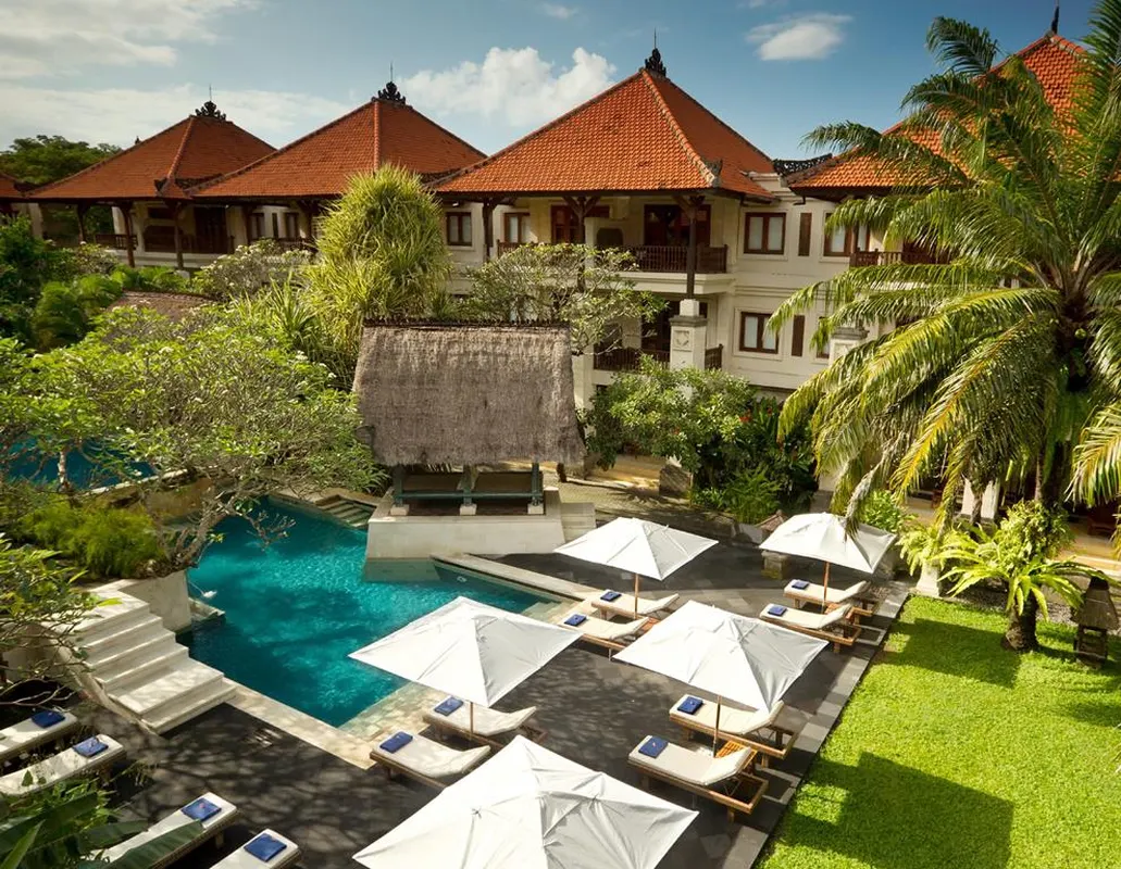 Puri Santrian — hoofdfoto