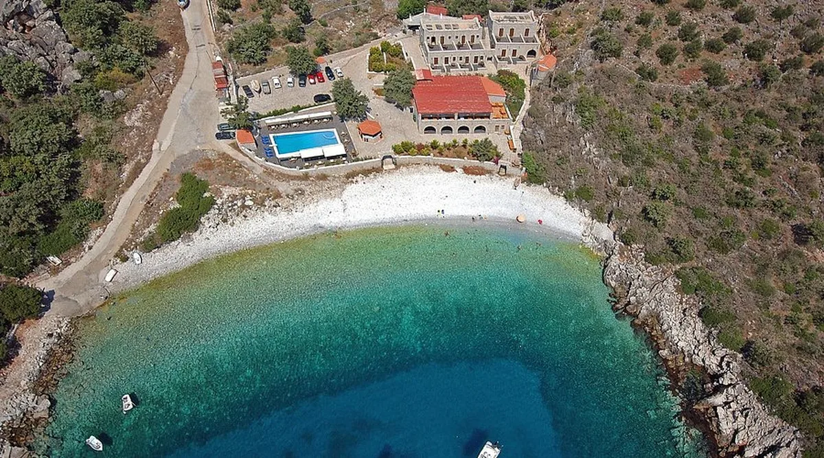 Lalloudes Seaside Accommodation — hoofdfoto