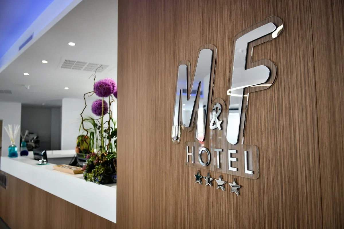 M & F Hotel, hoofdfoto