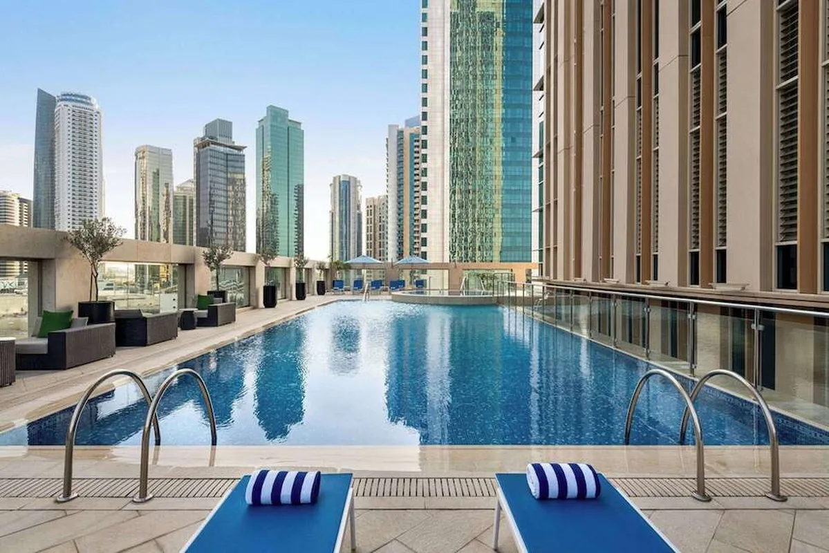 Wyndham Grand Doha West Bay Beach — hoofdfoto