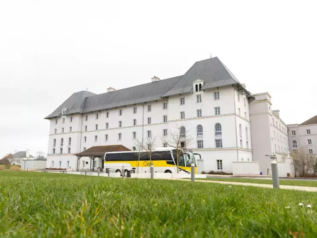 Disneyland Paris per bus - Hotel B&B near Disneyland® Paris — hoofdfoto