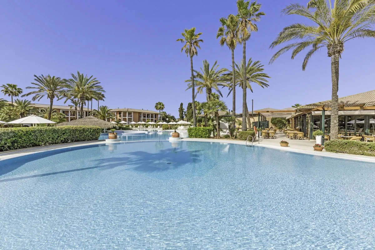 Blau Colonia Sant Jordi — hoofdfoto