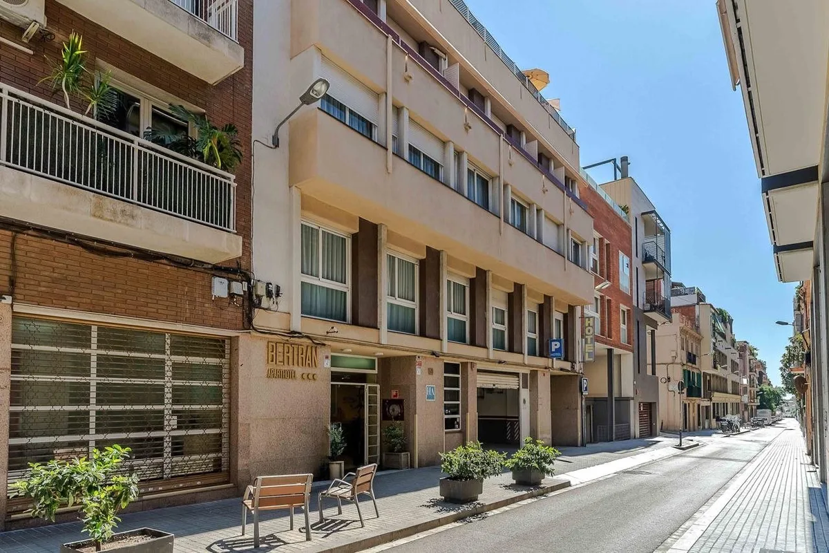 Aparthotel Bertran — hoofdfoto