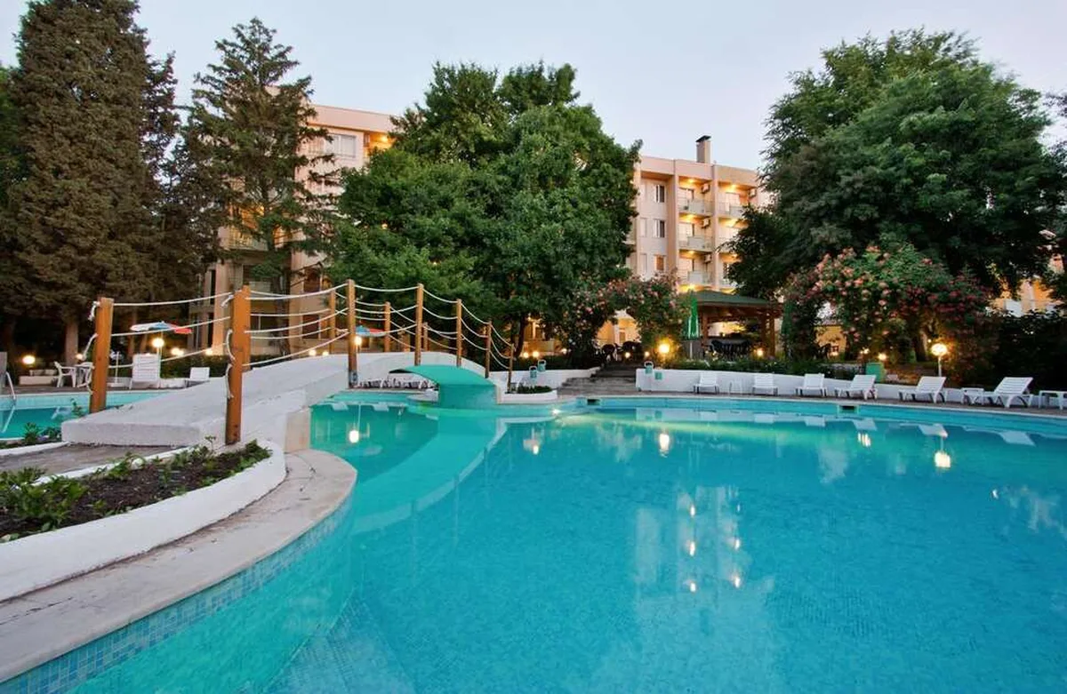 Hotel Ljuljak — hoofdfoto