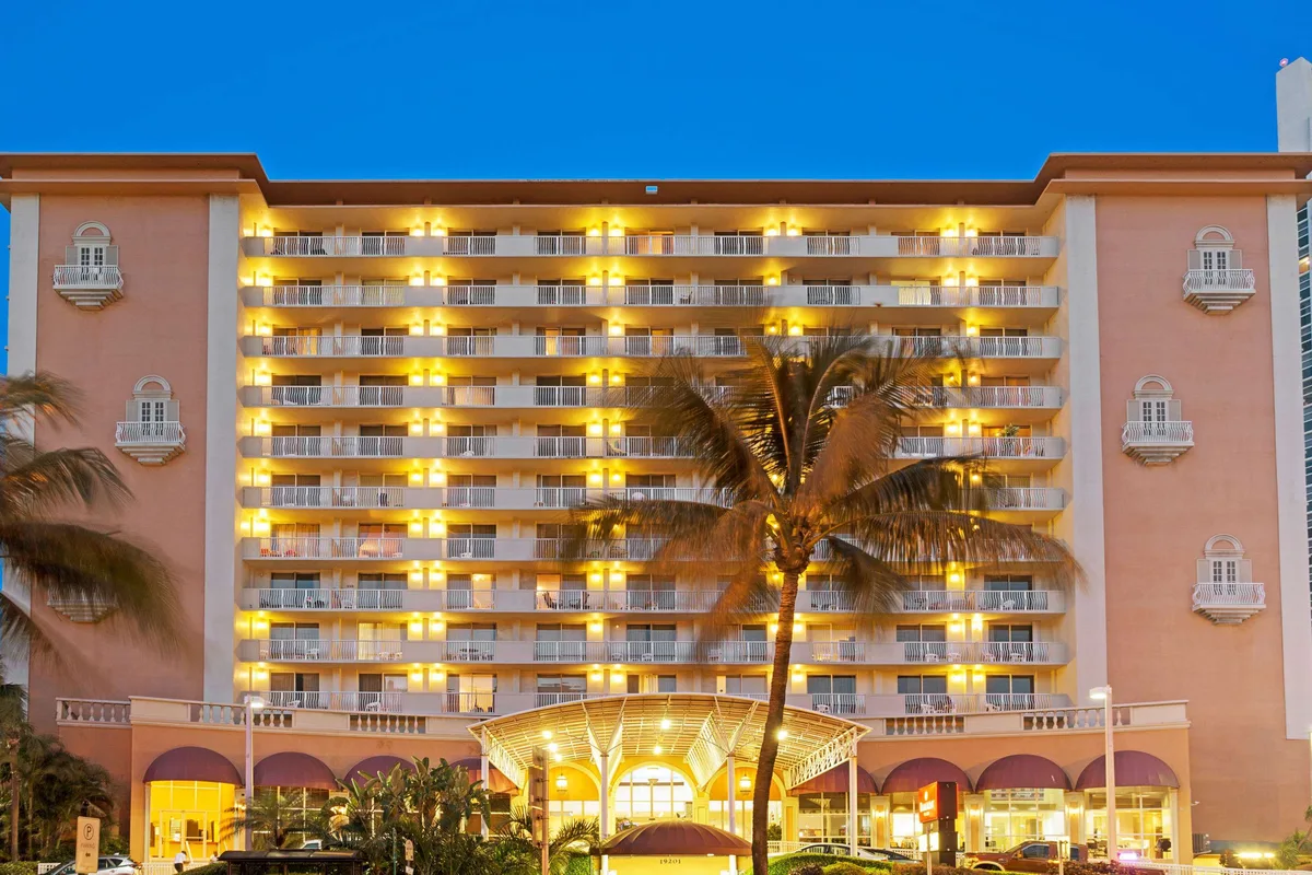 Ramada Plaza by Wyndham Marco Polo Beach Resort — hoofdfoto