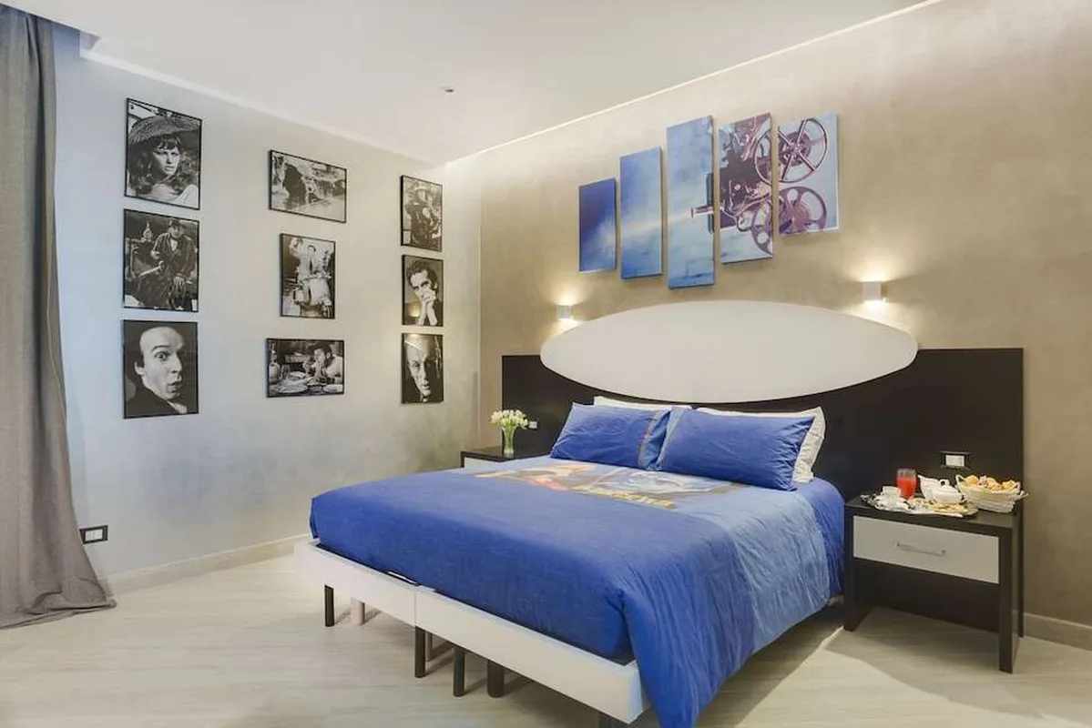 Excellence Suite, hoofdfoto