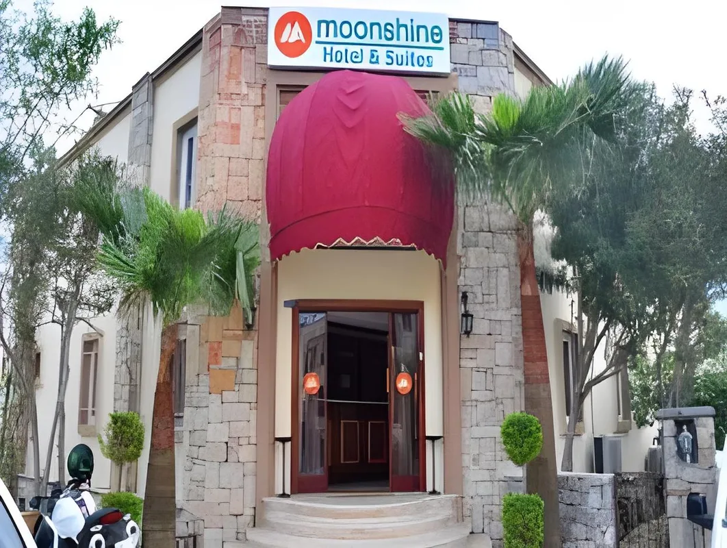 Moonshine Hotel & Suites — hoofdfoto